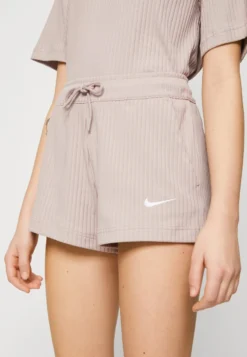 Nike Sportswear Shorts - Diffused Taupe -Angebote Stil Tage Store 00a90bc4d17749c799b3183eeb1d94a7