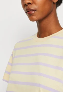 ARKET T-Shirt Basic - Lilac Purple -Angebote Stil Tage Store 06c67cf73e08415987c4efae45bef268