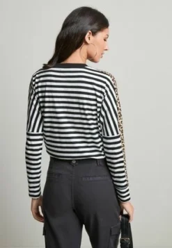 Next WOVEN MIX SHORT SLEEVE RAGLAN - T-Shirt Print - Monochrome Geo -Angebote Stil Tage Store 077d086f6e1b4c5ba5f09a9d2e4cb81a