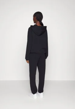 EA7 Emporio Armani N99-TRACKSUIT - Trainingsanzug - Black/gold -Angebote Stil Tage Store 0ed916b1bae84bb6a70bf7b45a1d65cc