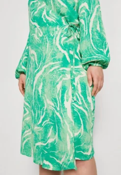 FIOLA LS WRAP DRESS CURVE - Freizeitkleid - Absinthe Green -Angebote Stil Tage Store 0f835b1c4f0641f8988cc98a07cc1f86