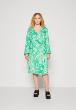 FIOLA LS WRAP DRESS CURVE - Freizeitkleid - Absinthe Green