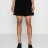 Selected Femme SLFELOISA - Shorts - Black
