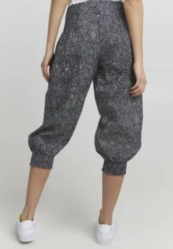 ILL WIDE CAPRI - Shorts - Dark Sapphire Printed -Angebote Stil Tage Store 2d20e08dce9941f89a19f1f5b7031238