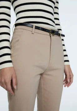 Stradivarius MIT GÜRTEL - Stoffhose - Beige -Angebote Stil Tage Store 325ea79926614b84ab404e7cd7b5ba91