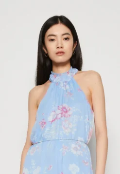ONLY ONLASTA PRICILLA HALTERNECK DRESS - Maxikleid - Clear Sky -Angebote Stil Tage Store 36aca73f2528400db169520419f81c93
