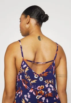 ONLY CARMAKOMA CARNOVA LIFE PARIS SINGLET - Bluse - Peacoat/camilla -Angebote Stil Tage Store 383c9f31dc28485ba4a5c8f7f097d072