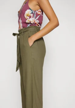 JDYSAY BELT PANT - Stoffhose - Kalamata -Angebote Stil Tage Store 3d5262980329478bb28970e31f89799b