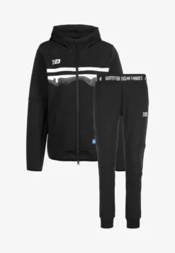 OUTFITTER OCEAN FABRICS SET - Trainingsanzug - Red/black 9 OUTFITTER OCEAN FABRICS SET - Trainingsanzug - Red/black -Angebote Stil Tage Store 5b7cb6e4ed4b402298950b46a99b0630