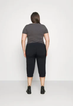 CAPRI PANTS - Shorts - Midnight Marine -Angebote Stil Tage Store 60c067c9ead047eab49da3c6517ff49f