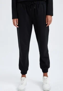 DeFacto RELAX FIT - Jogginghose - Black -Angebote Stil Tage Store 803b0f1f61fa4d44ba205433c324096f