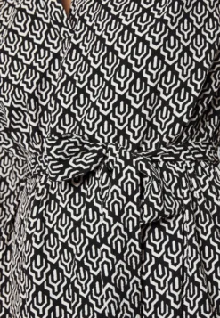 ONLY CARMAKOMA Freizeitkleid - Black/geometric Cloud Dancer -Angebote Stil Tage Store 80be390c6b874709b658d2fa233bde7d