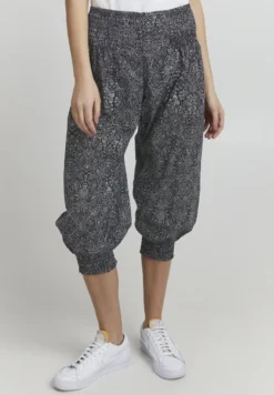 ILL WIDE CAPRI - Shorts - Dark Sapphire Printed