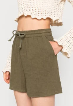 ONLY ONLTHYRA - Shorts - Deep Lichen Green -Angebote Stil Tage Store 833685e3e17445f4a6d083c6550d0deb