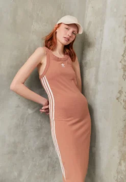 Adidas Originals LONG TANK DRESS - Etuikleid - Clay Strata -Angebote Stil Tage Store 94064f15ab5541ef812c661af4f44b8f