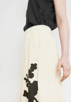 Taifun MIT PLATZIERTEM FLORAL-PRINT - A-Linien-Rock - Light Creme Gemustert -Angebote Stil Tage Store a0f83ab6b3f64ee8b2d4ca45802f6c0b