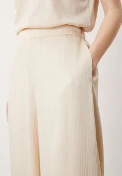 S.Oliver BLACK LABEL Stoffhose - Butter -Angebote Stil Tage Store a5ea4aa7404b41debb20fdd5e91d6d4c