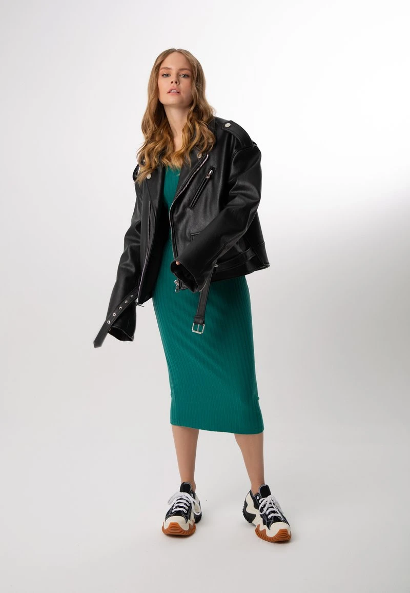 V-NECK - Etuikleid - Emerald 6 V-NECK - Etuikleid - Emerald - Image 6