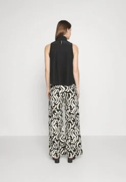 Faithfull The Brand OTTAVIO - Stoffhose - Black -Angebote Stil Tage Store ae8947e49d40466694a4cb573dad9216