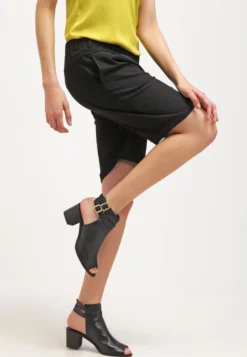 Kaffe JILLIAN - Shorts - Black Deep -Angebote Stil Tage Store c31f01a806b24f6d841ed62654291826