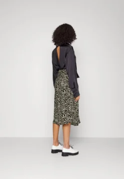 OBJLEONORA - Bleistiftrock - Blackaop/sandshell Animal 8 OBJLEONORA - Bleistiftrock - Blackaop/sandshell Animal -Angebote Stil Tage Store c3f4c865eec84cb6a18dc4b8ae7185a2