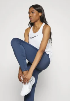 Nike Performance ESSENTIAL PANT - Jogginghose - Diffused Blue/silver 9 Nike Performance ESSENTIAL PANT - Jogginghose - Diffused Blue/silver -Angebote Stil Tage Store d3758e54445e492b9509895332d24af7