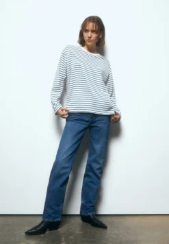 PULL & BEAR STRIPED - Langarmshirt - Blue Denim -Angebote Stil Tage Store db9479031b3241aebc848800486ff054