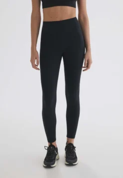 Oysho COMFORTLUX MEDIUM-RISE - Tights - Black