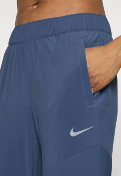 Nike Performance ESSENTIAL PANT - Jogginghose - Diffused Blue/silver 10 Nike Performance ESSENTIAL PANT - Jogginghose - Diffused Blue/silver -Angebote Stil Tage Store e08d2437a18245288260a5c911970046