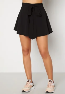 EMMIE - Shorts - Black