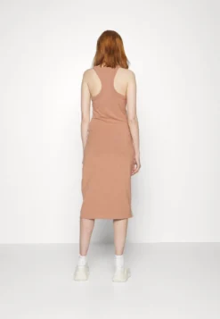 Adidas Originals LONG TANK DRESS - Etuikleid - Clay Strata -Angebote Stil Tage Store f7348d6ab31b4468bb244c0b96f74f53