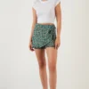 LELA REGULAR FIT - Shorts - Green