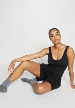 Icebreaker MERINO CRUSH SHORTS - Kurze Sporthose - BLACK -Angebote Stil Tage Store fdb13d4b5f5e4497bfbfa4222cad52b4